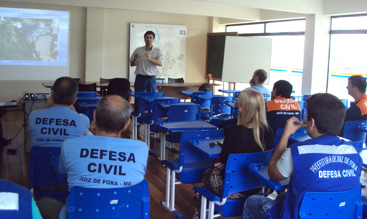 Portal de Notcias PJF | Palestra sobre gesto de recursos hdricos  realizada para os tcnicos da Defesa Civil | DEFESA CIVIL - 20/8/2014